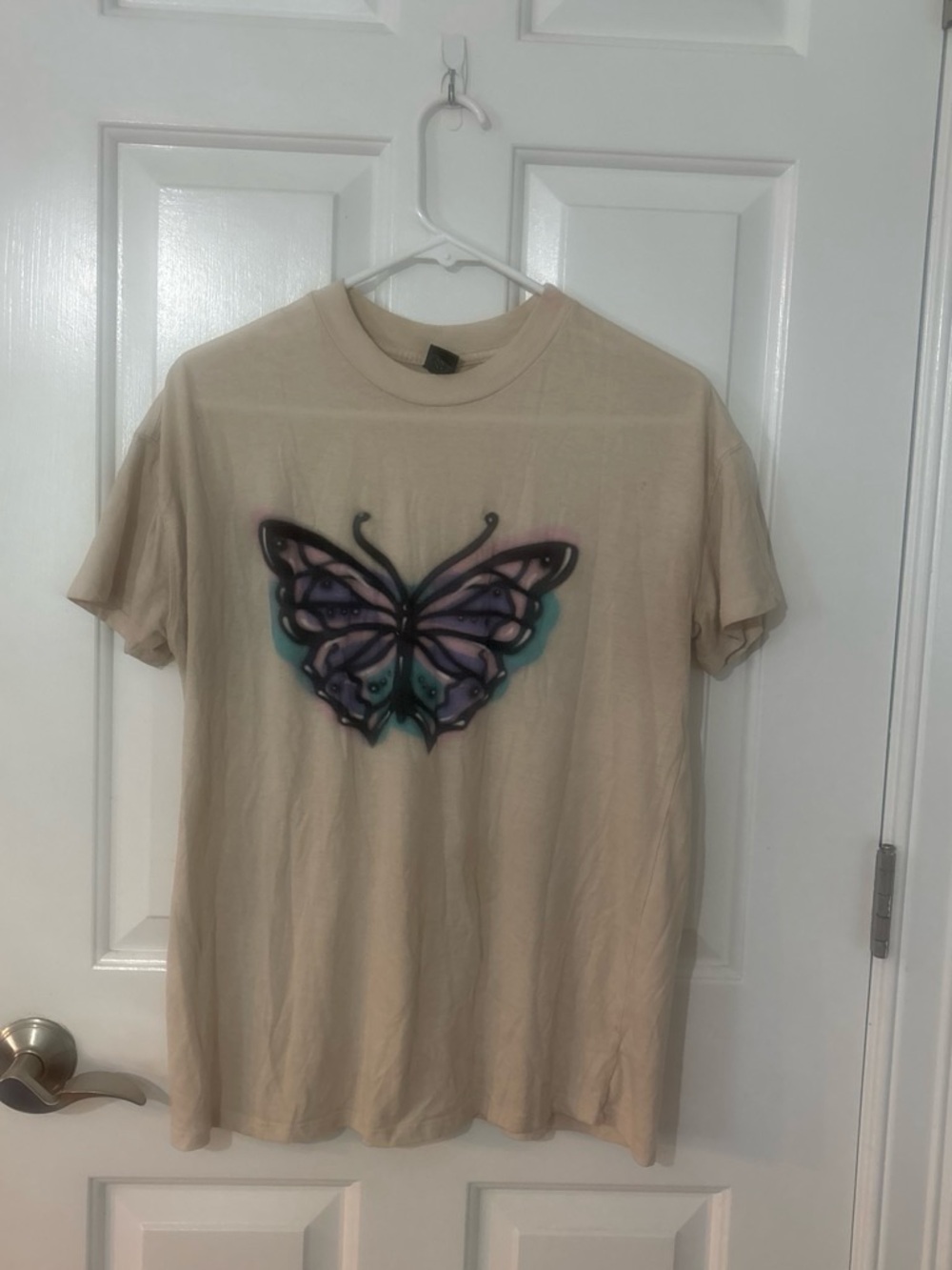 wild fable Beige Short Sleeve Tee with Purple & Teal Butterfly Graphic